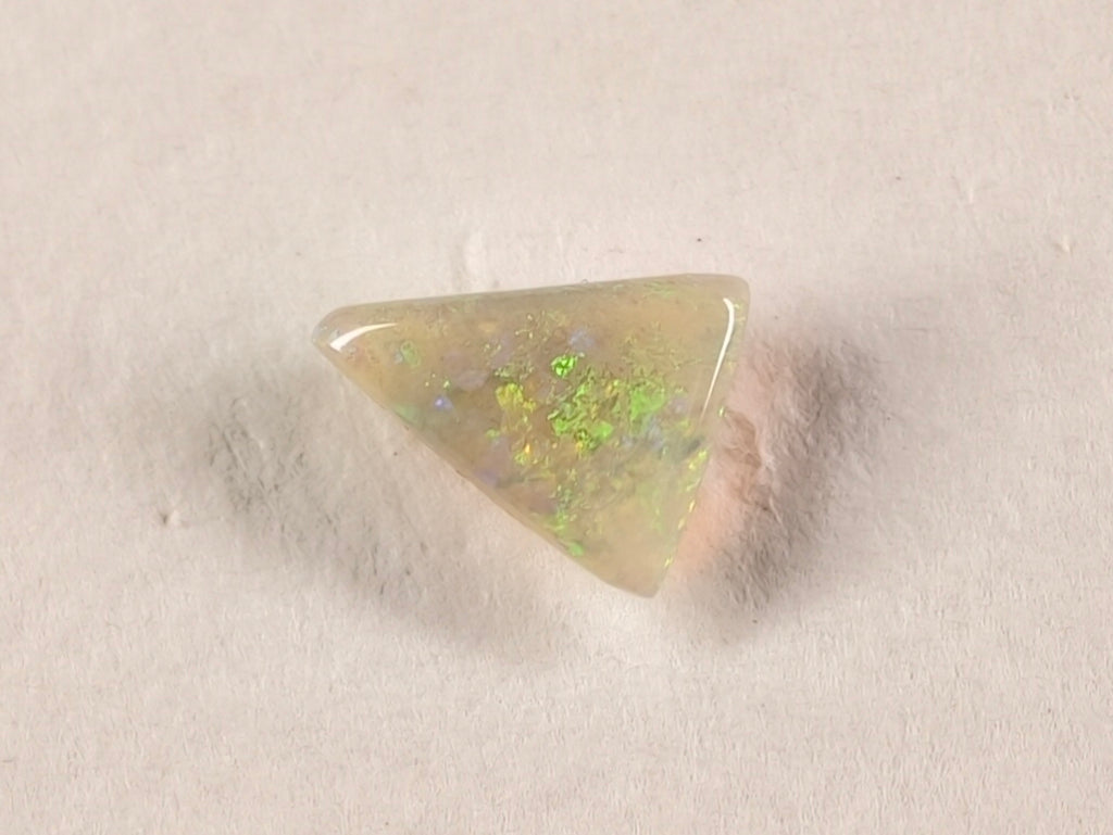Opale d’Australie — triangle — 0,5 ct