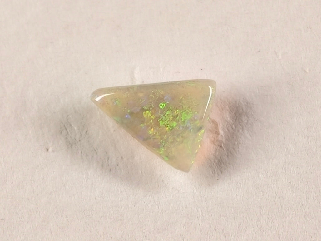 Opale d’Australie — triangle — 0,5 ct