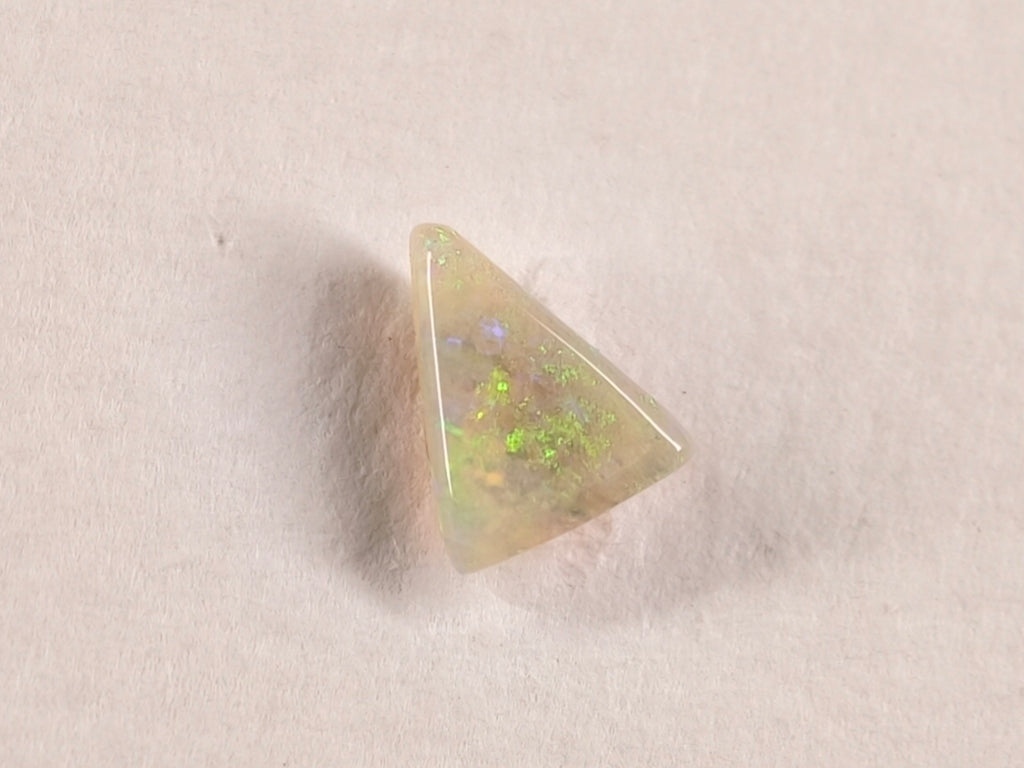 Opale d’Australie — triangle — 0,5 ct