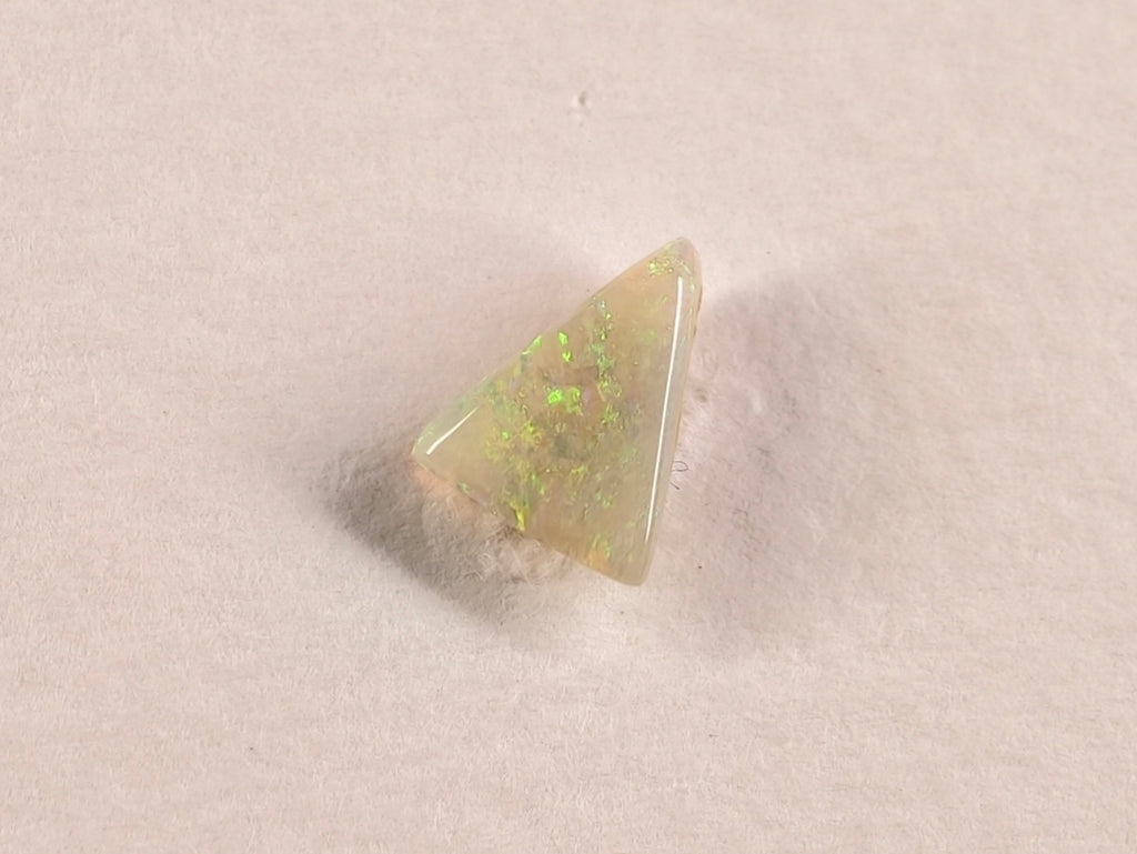 Opale d’Australie — triangle — 0,5 ct