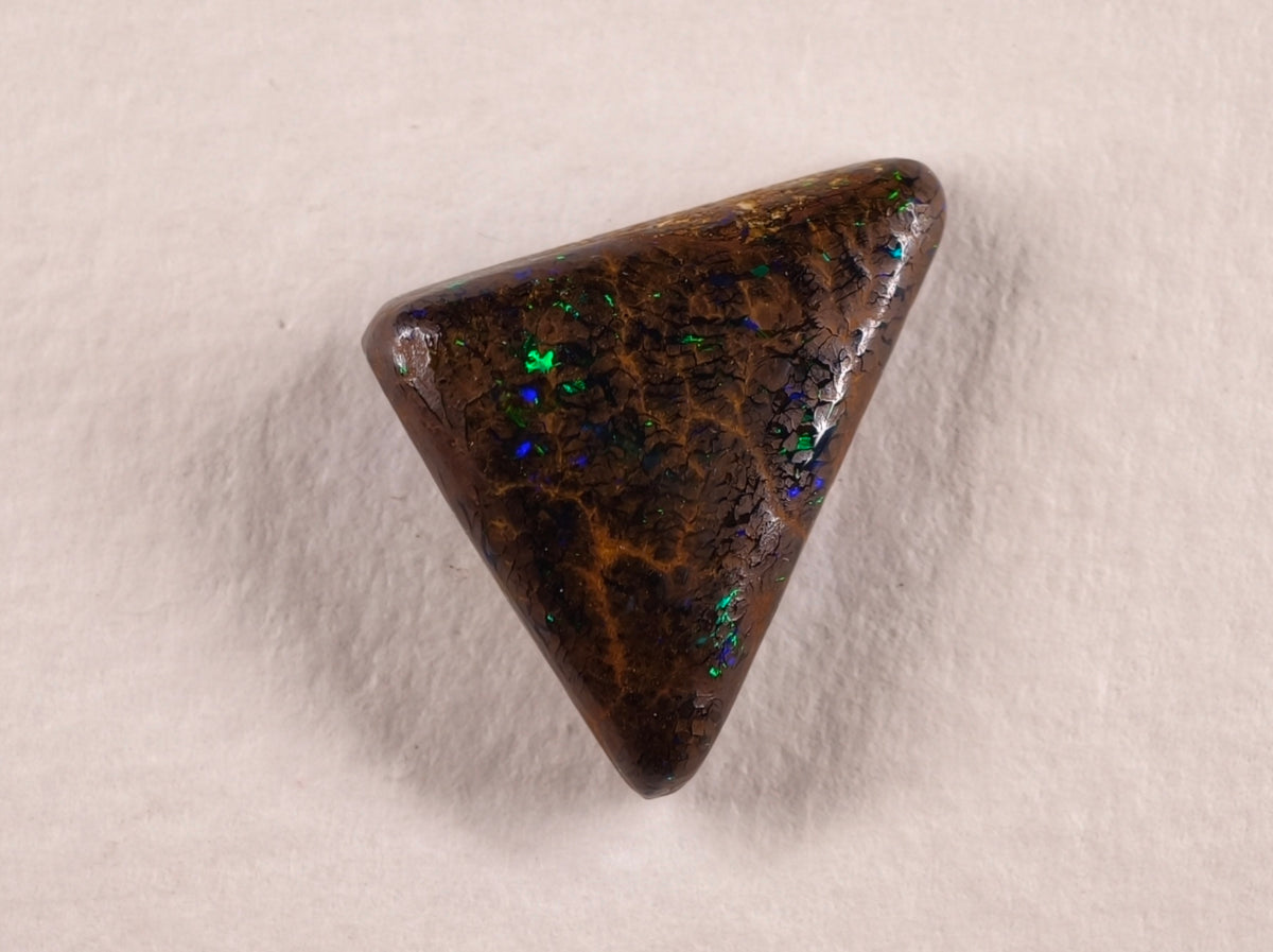 Opale boulder d’Australie — forme libre — 5,5 ct
