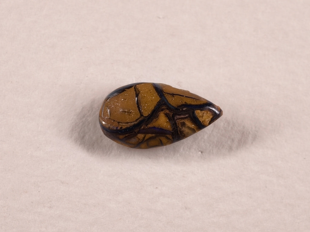 Opale boulder d’Australie — goutte — 3,2 ct
