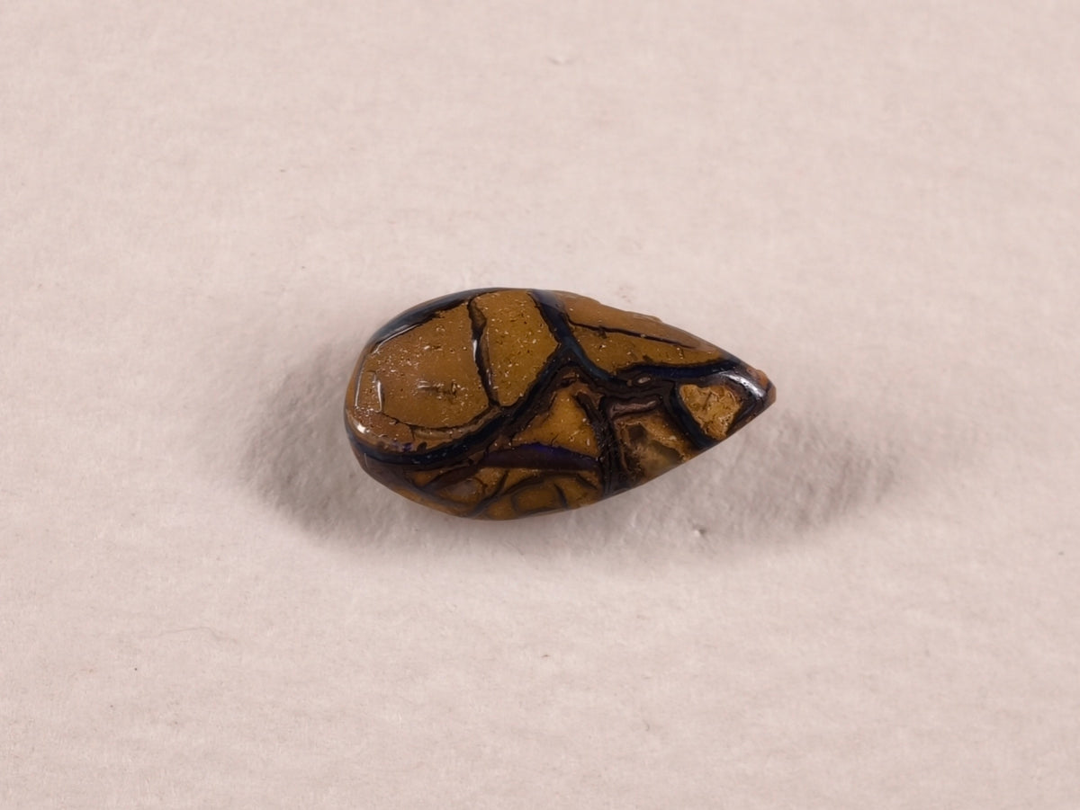 Opale boulder d’Australie — goutte — 3,2 ct