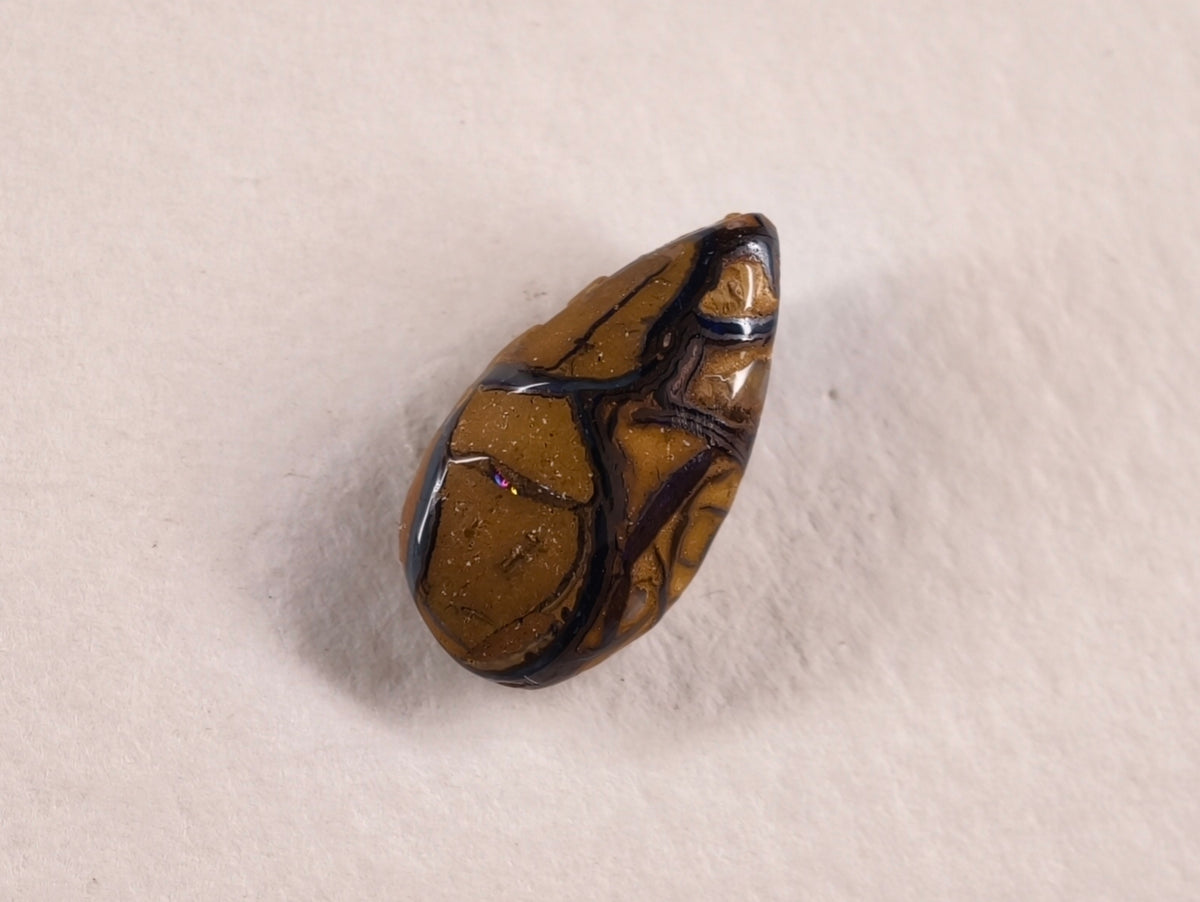 Opale boulder d’Australie — goutte — 3,2 ct