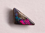 Opale boulder d’Australie — triangle — 3,5 ct