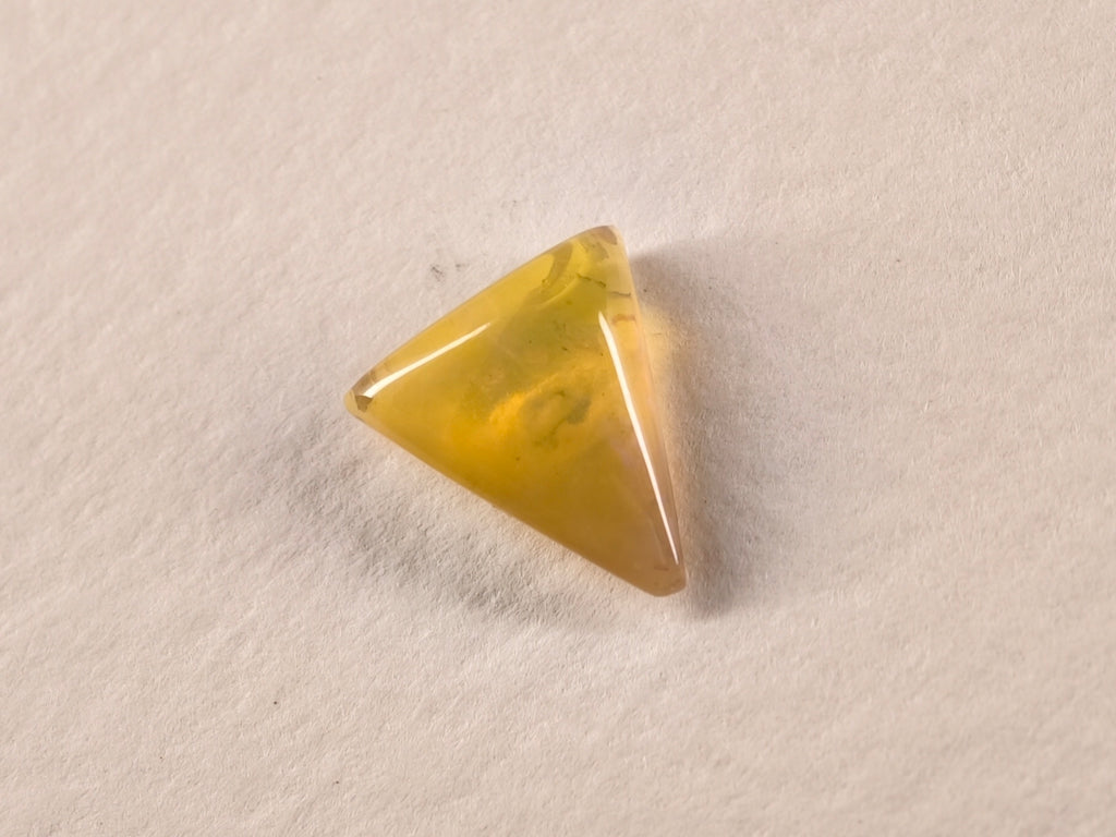 Opale cristal d’Australie — triangle — 2 ct