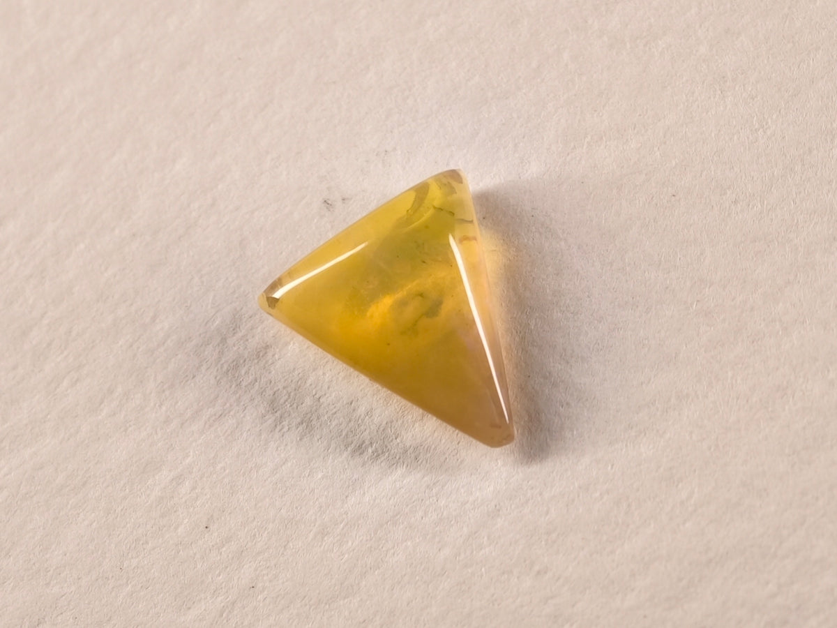 Opale cristal d’Australie — triangle — 2 ct