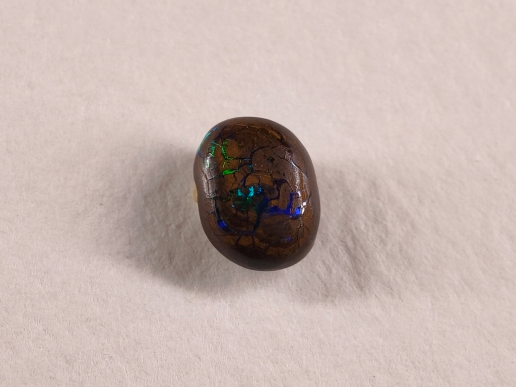 Opale boulder d’Australie — forme libre — 1,5 ct