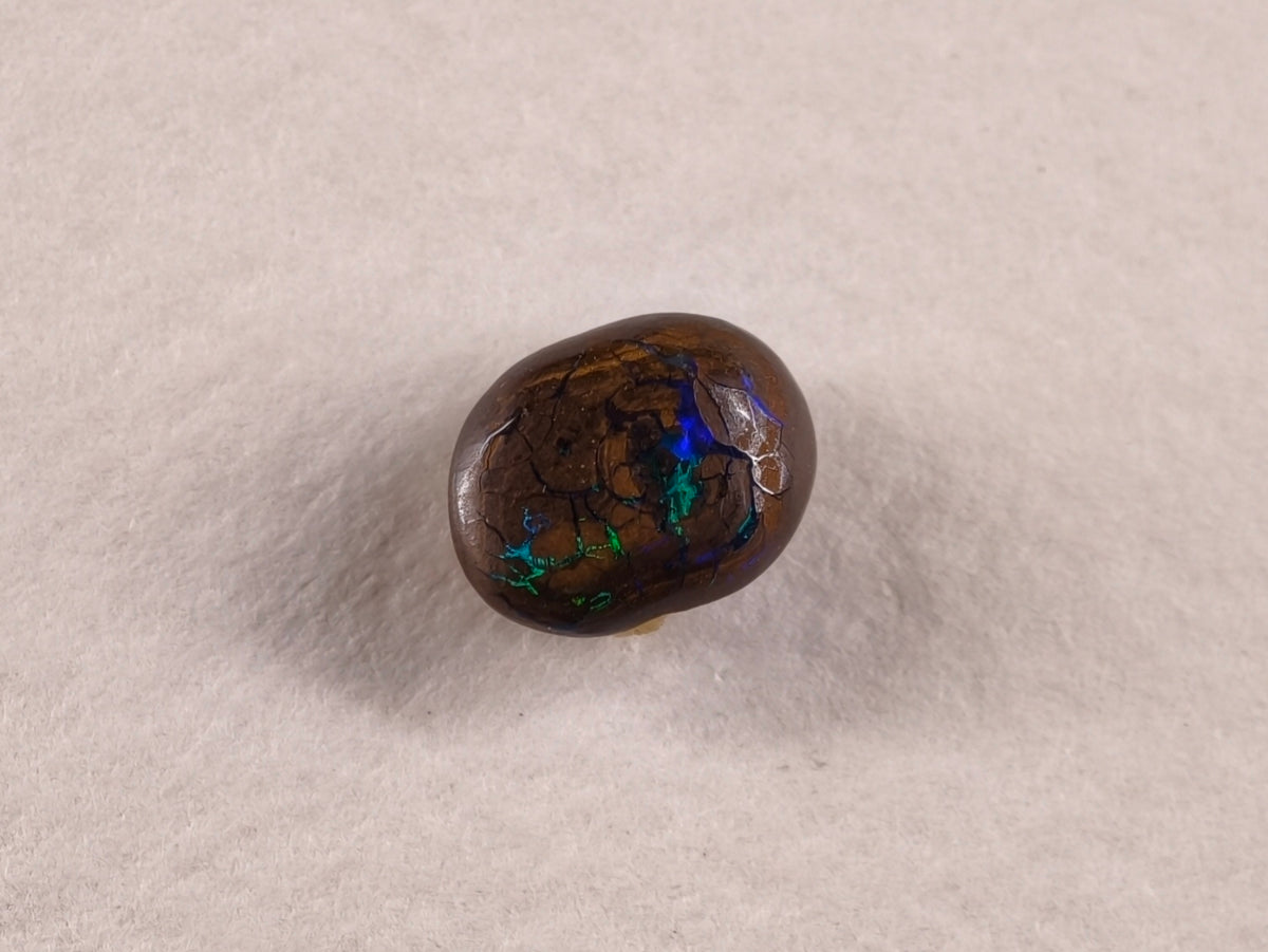 Opale boulder d’Australie — forme libre — 1,5 ct