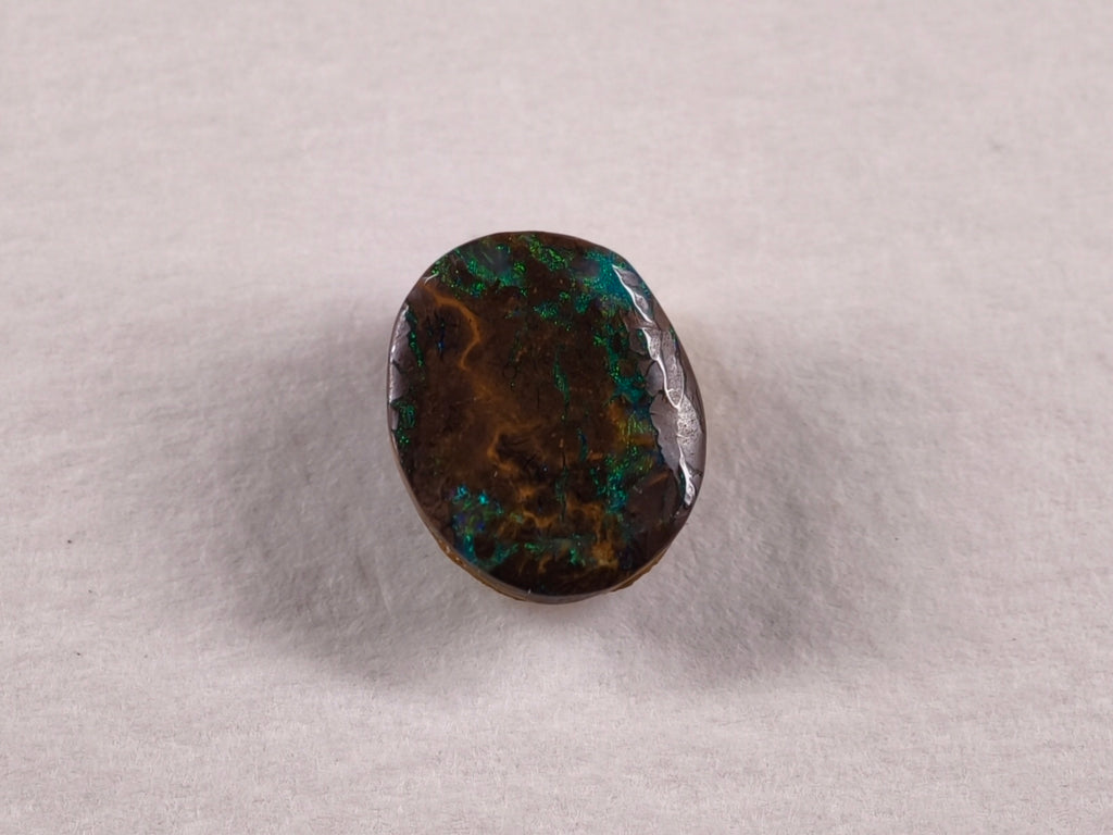 Opale boulder d’Australie — ovale irrégulier — 3,7 ct