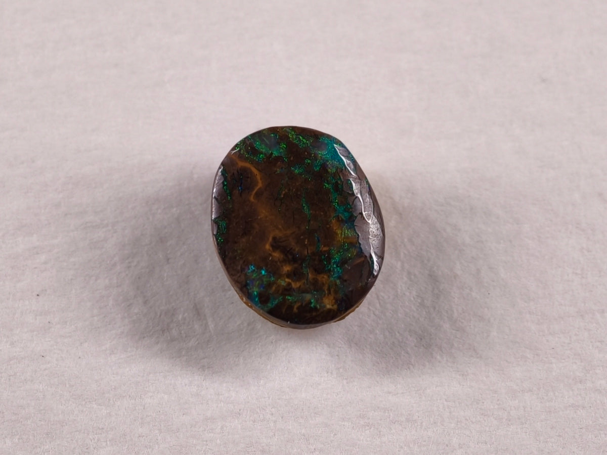 Opale boulder d’Australie — ovale irrégulier — 3,7 ct