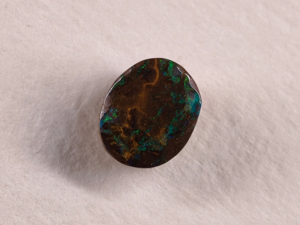 Opale boulder d’Australie — ovale irrégulier — 3,7 ct