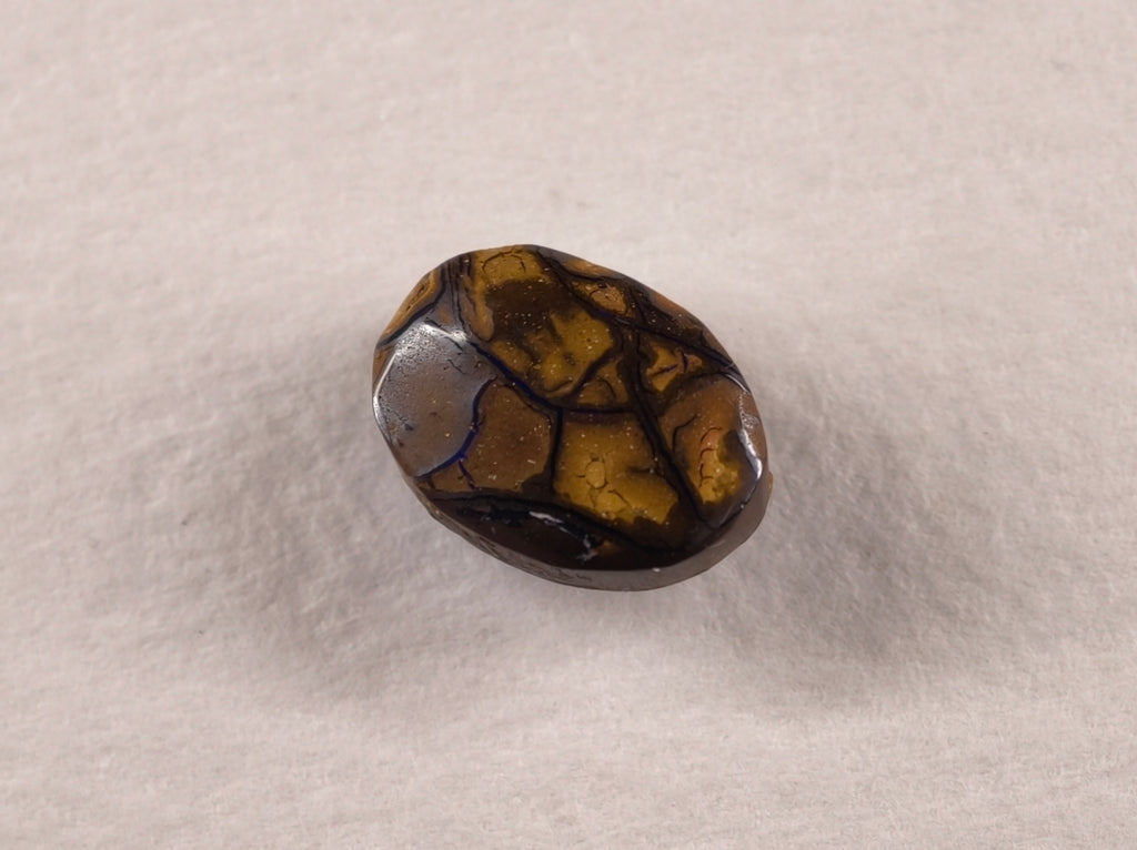 Opale boulder d’Australie — ovale — 5,5 ct