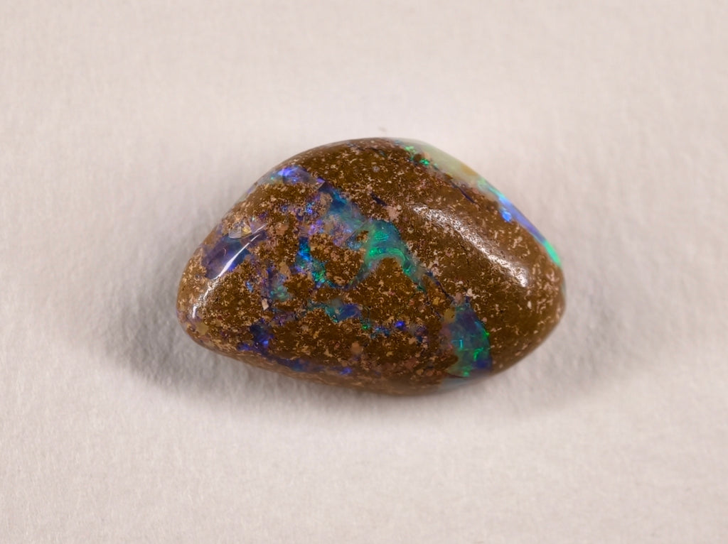 Opale boulder d’Australie — forme libre — 10,2 ct