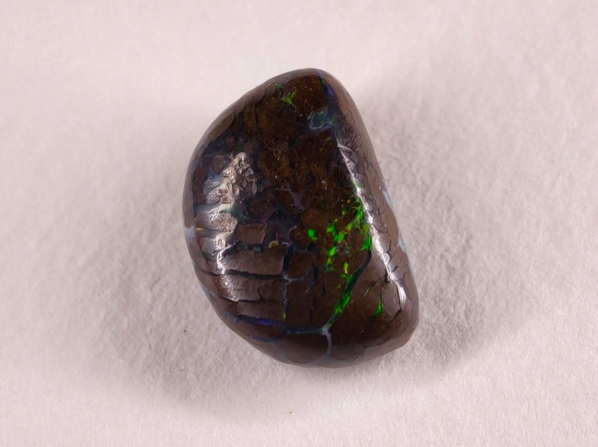 Opale boulder d’Australie — forme libre — 9,1 ct