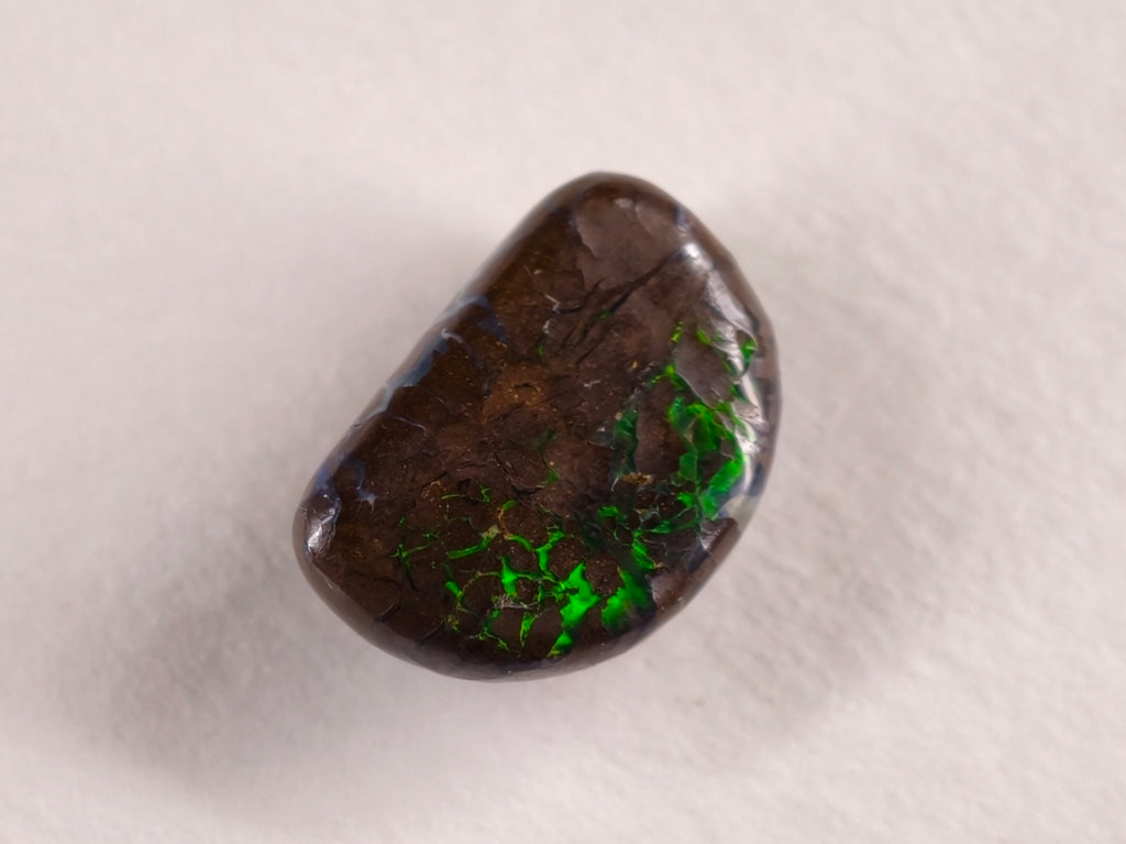 Opale boulder d’Australie — forme libre — 9,1 ct