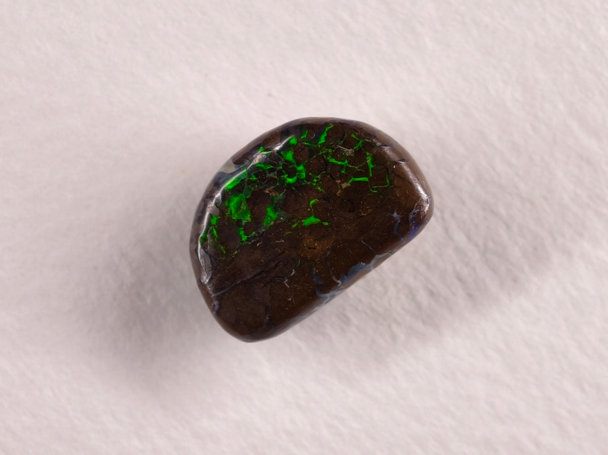 Opale boulder d’Australie — forme libre — 9,1 ct