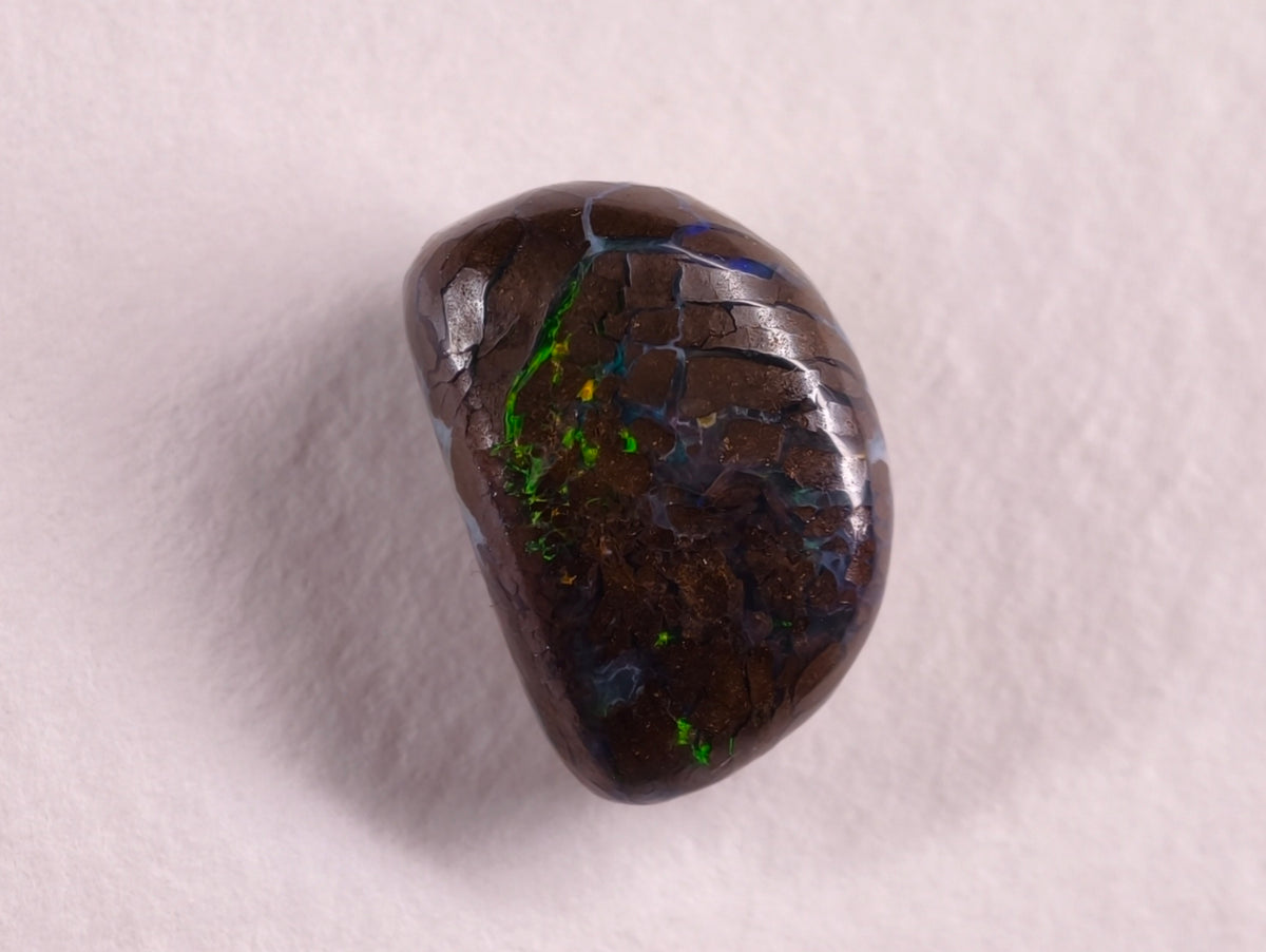 Opale boulder d’Australie — forme libre — 9,1 ct