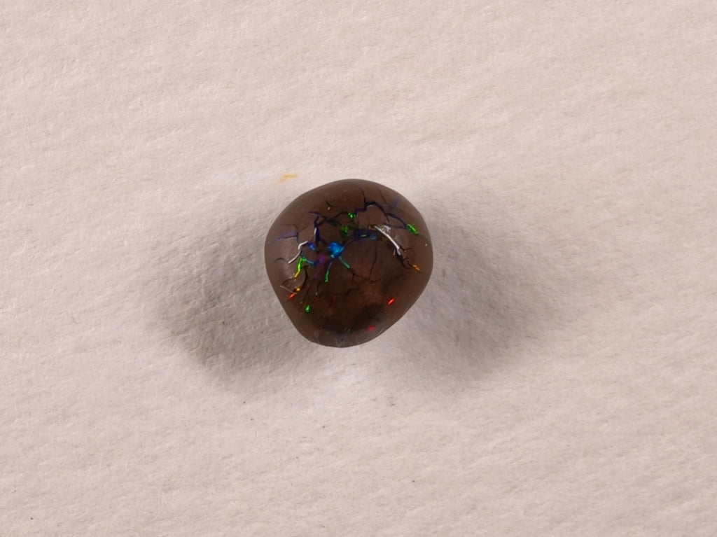 Opale boulder d’Australie — forme libre — 1,9 ct