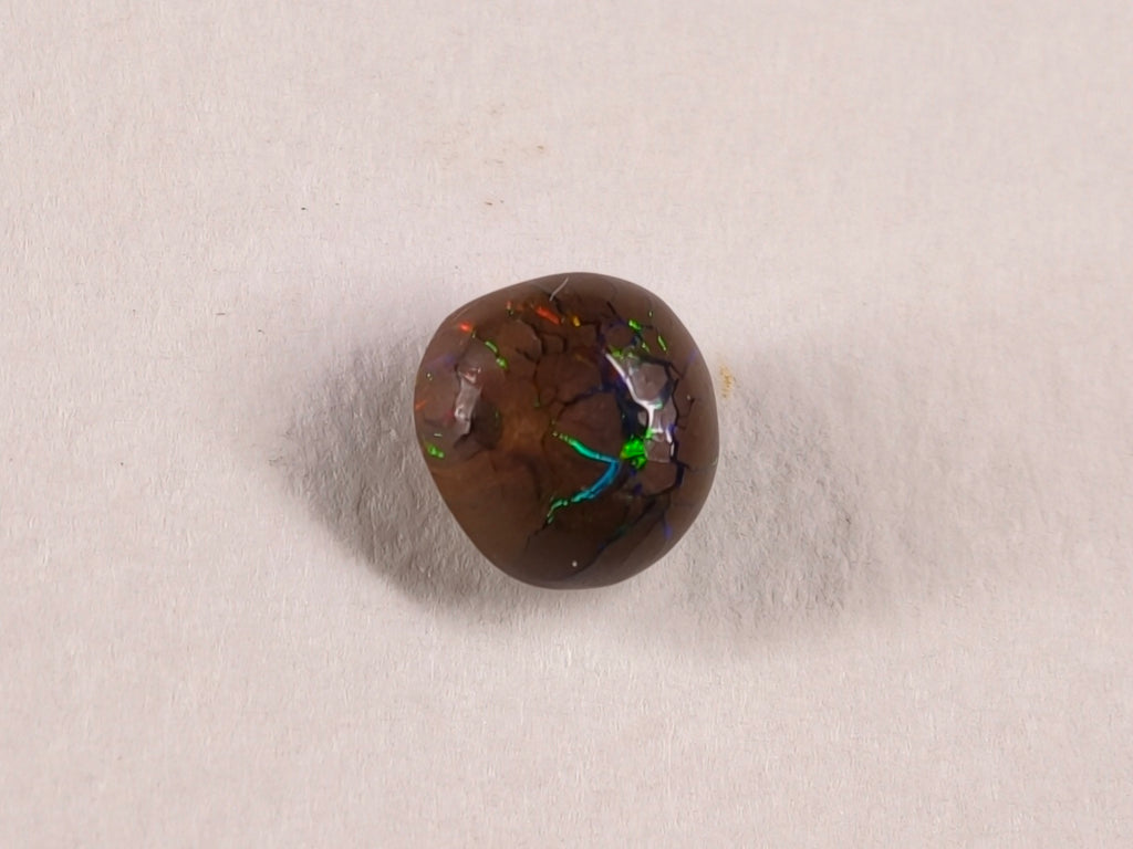 Opale boulder d’Australie — forme libre — 1,9 ct