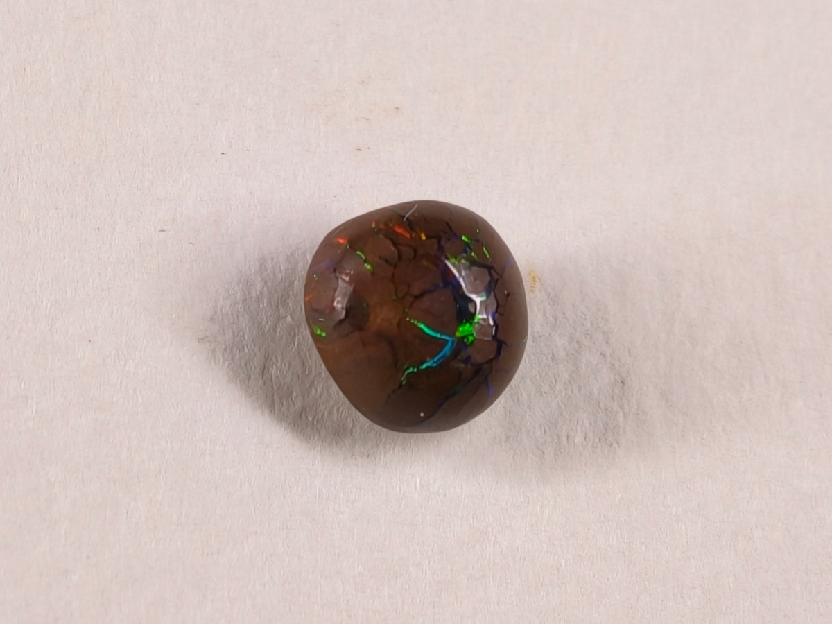 Opale boulder d’Australie — forme libre — 1,9 ct