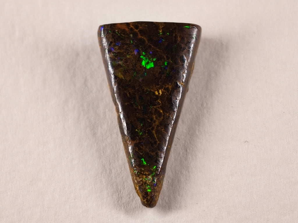 Opale boulder d’Australie — triangle — 9,5 ct
