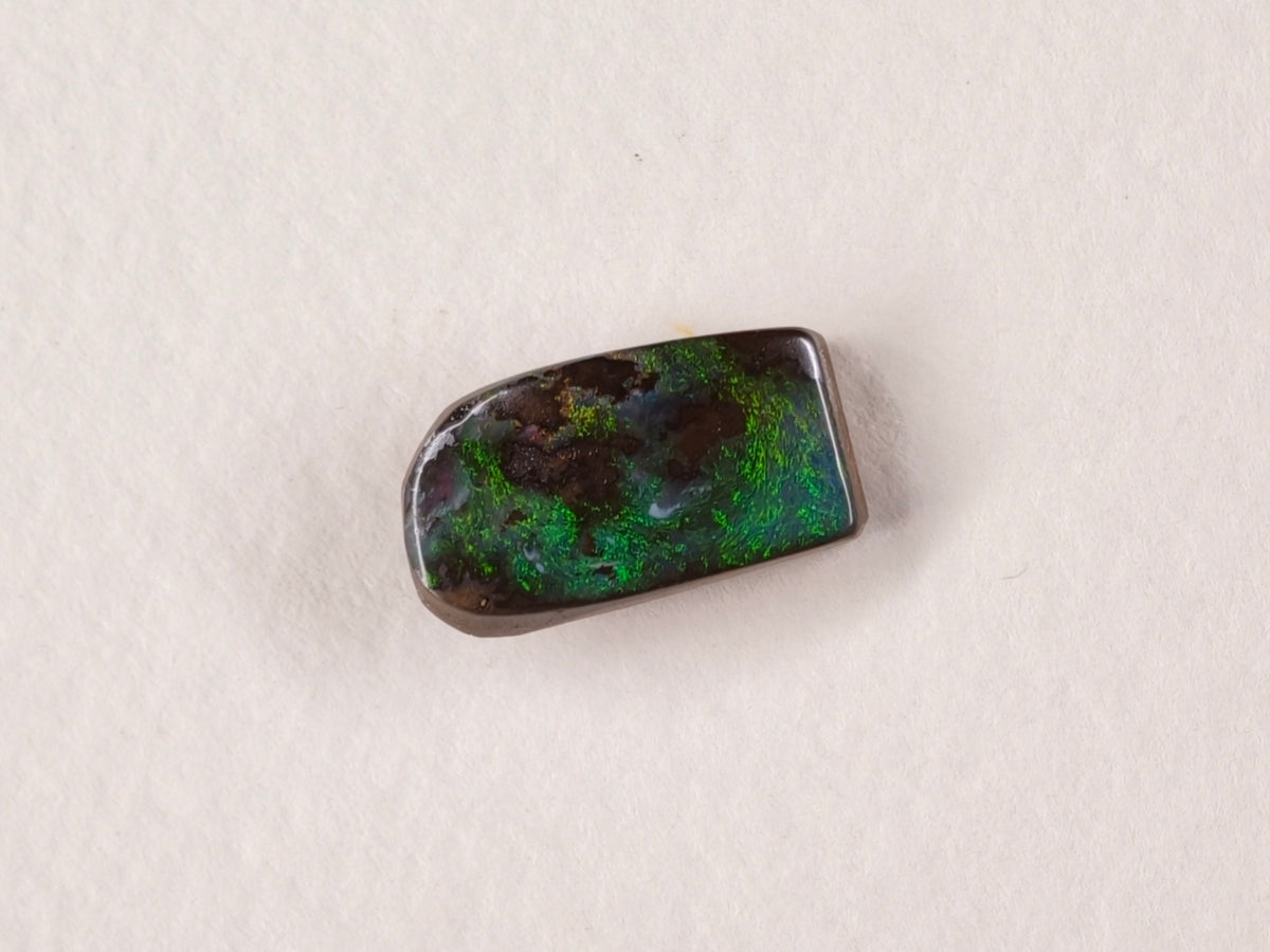 Opale boulder d’Australie — forme libre — 3,4 ct