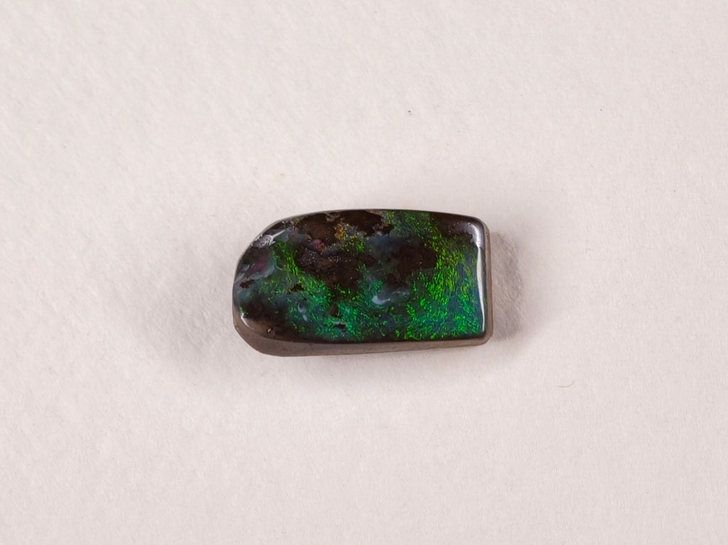 Opale boulder d’Australie — forme libre — 3,4 ct