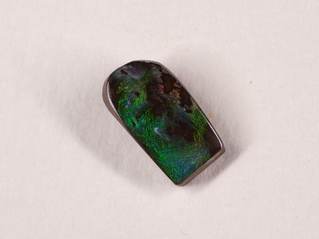 Opale boulder d’Australie — forme libre — 3,4 ct