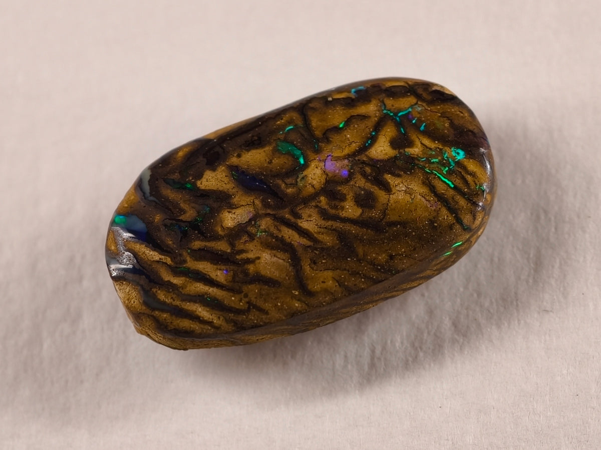 Opale boulder d’Australie — ovale — 15,4 ct