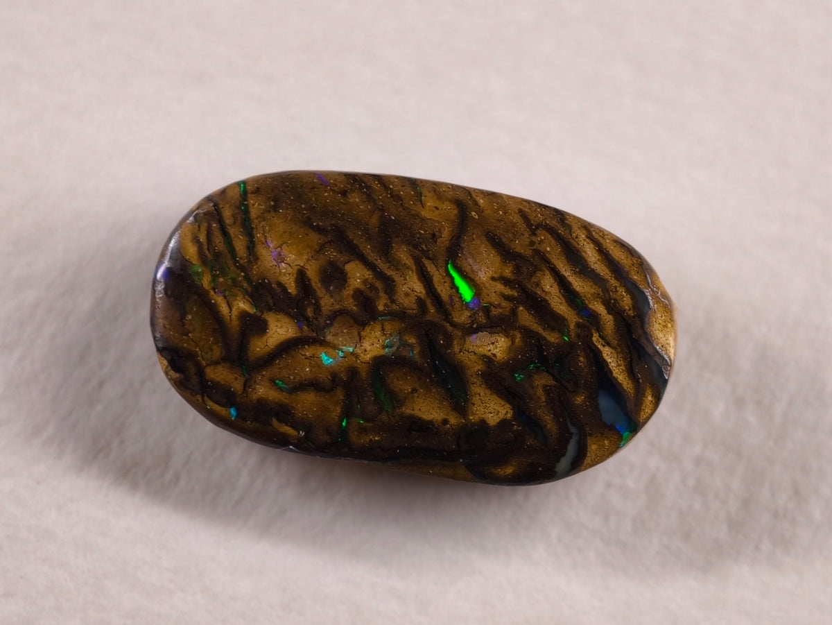 Opale boulder d’Australie — ovale — 15,4 ct
