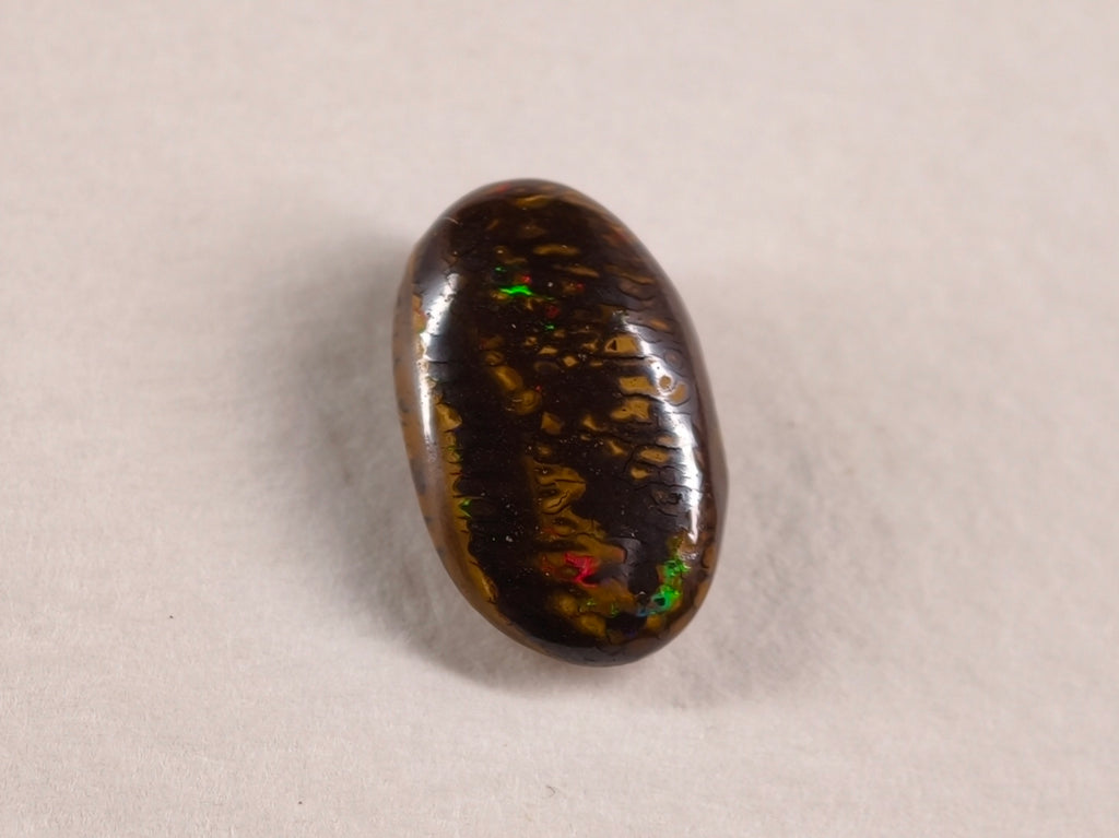 Opale boulder d’Australie — ovale — 2,7 ct