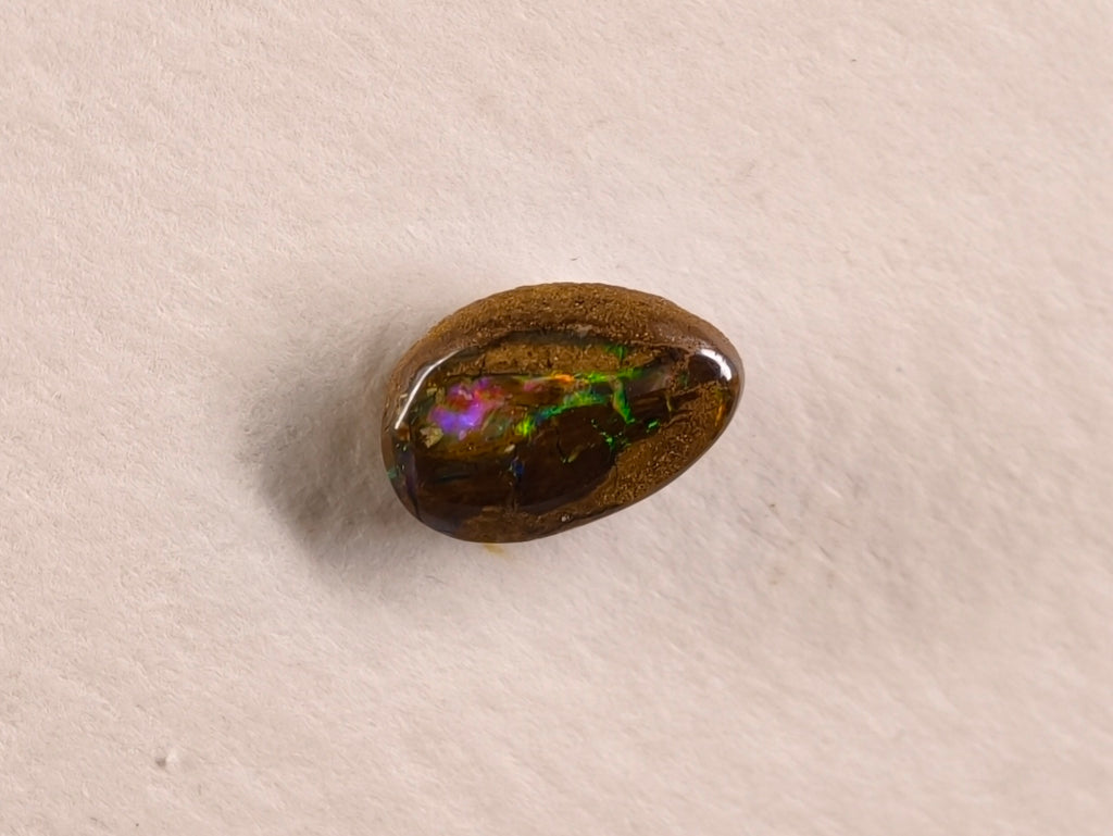 Opale boulder d’Australie — goutte — 1,5 ct
