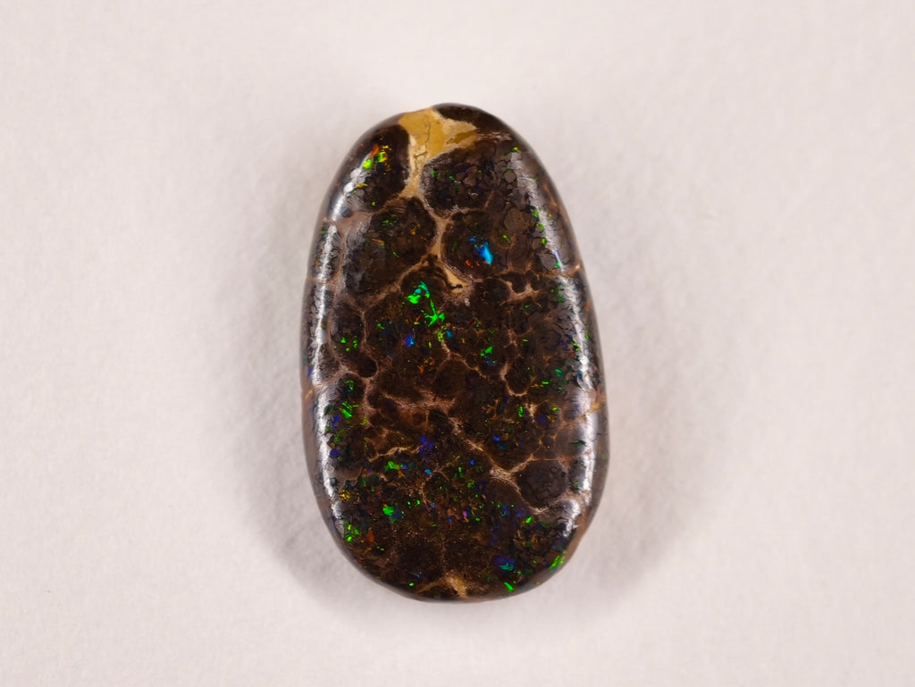 Opale boulder d’Australie — forme libre — 12 ct