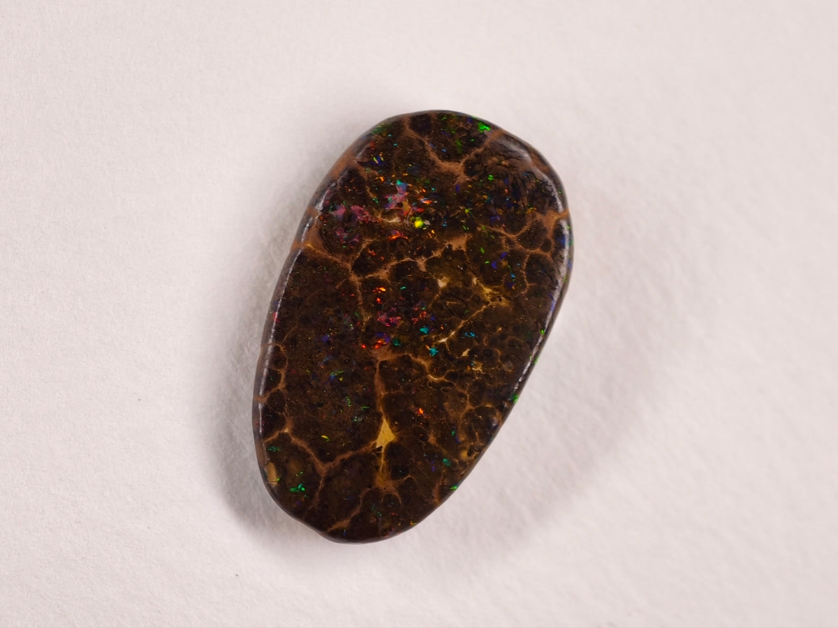 Opale boulder d’Australie — forme libre — 12 ct