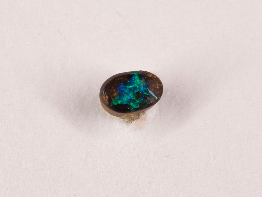 Opale boulder d’Australie — ovale — 0,7 ct