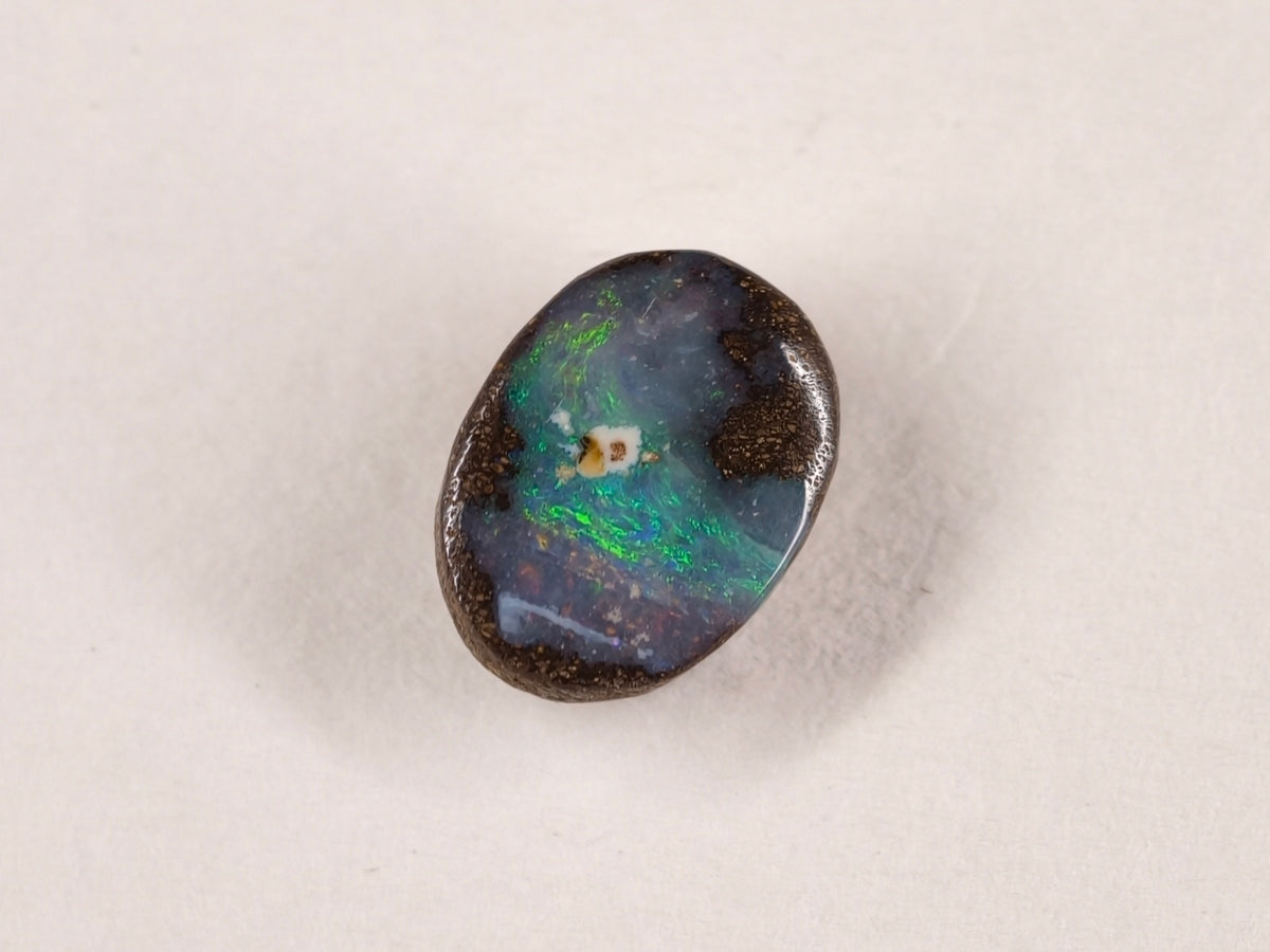 Opale boulder d’Australie — ovale — multicolore — 3,7 ct