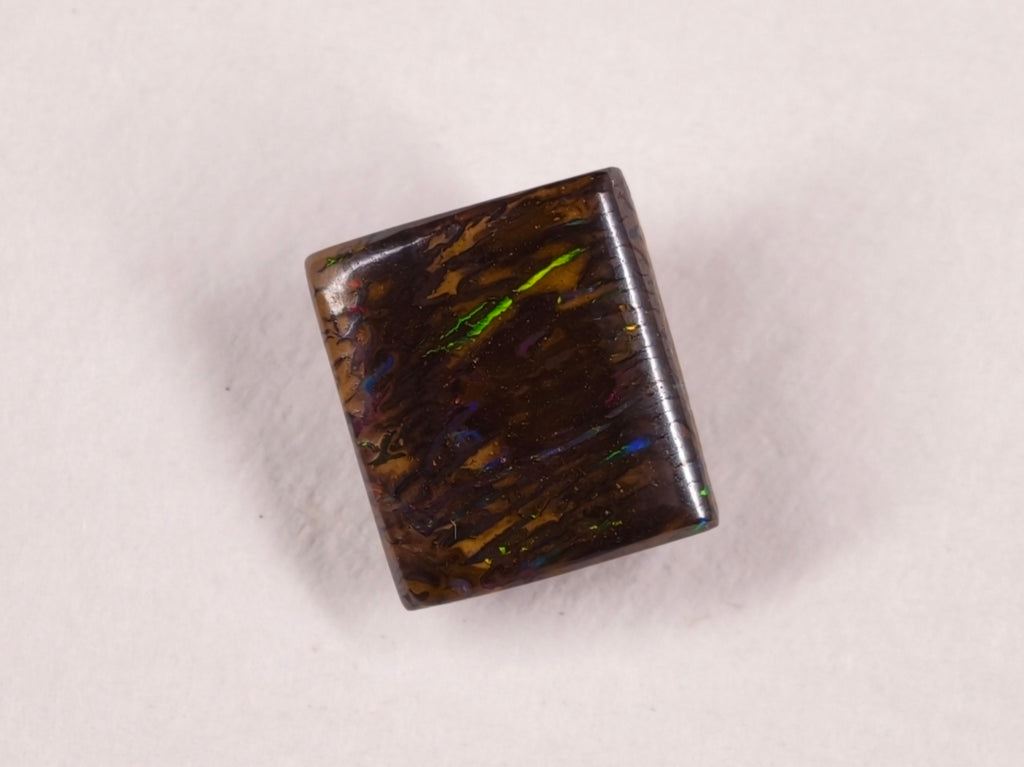 Opale boulder d’Australie — carré — 2,75 ct