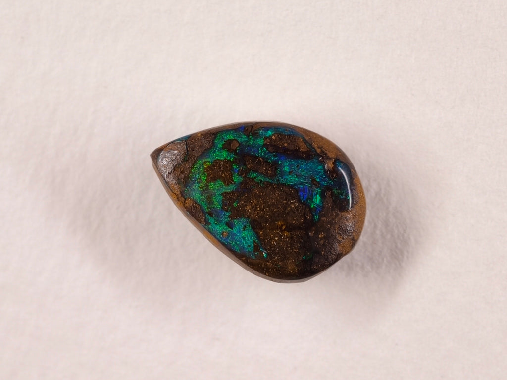 Opale boulder d’Australie — goutte — 4,9 ct