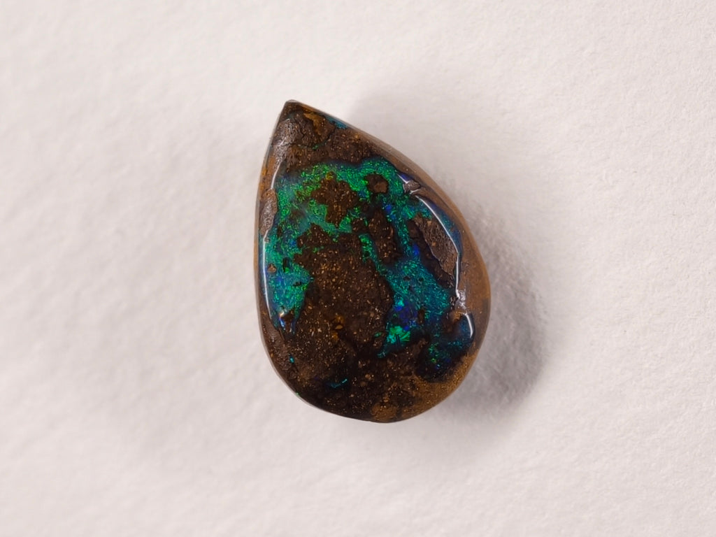 Opale boulder d’Australie — goutte — 4,9 ct