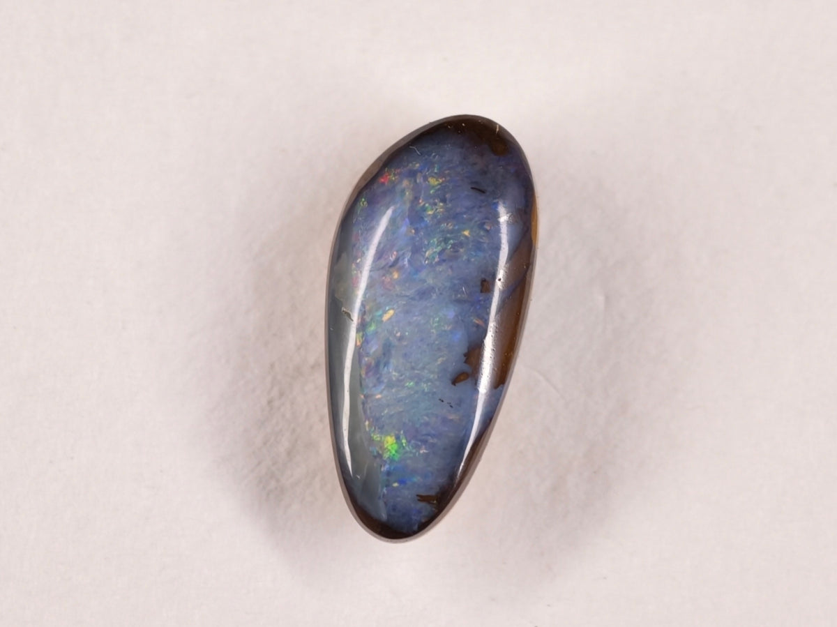 Opale boulder d’Australie — forme libre — 5,2 ct