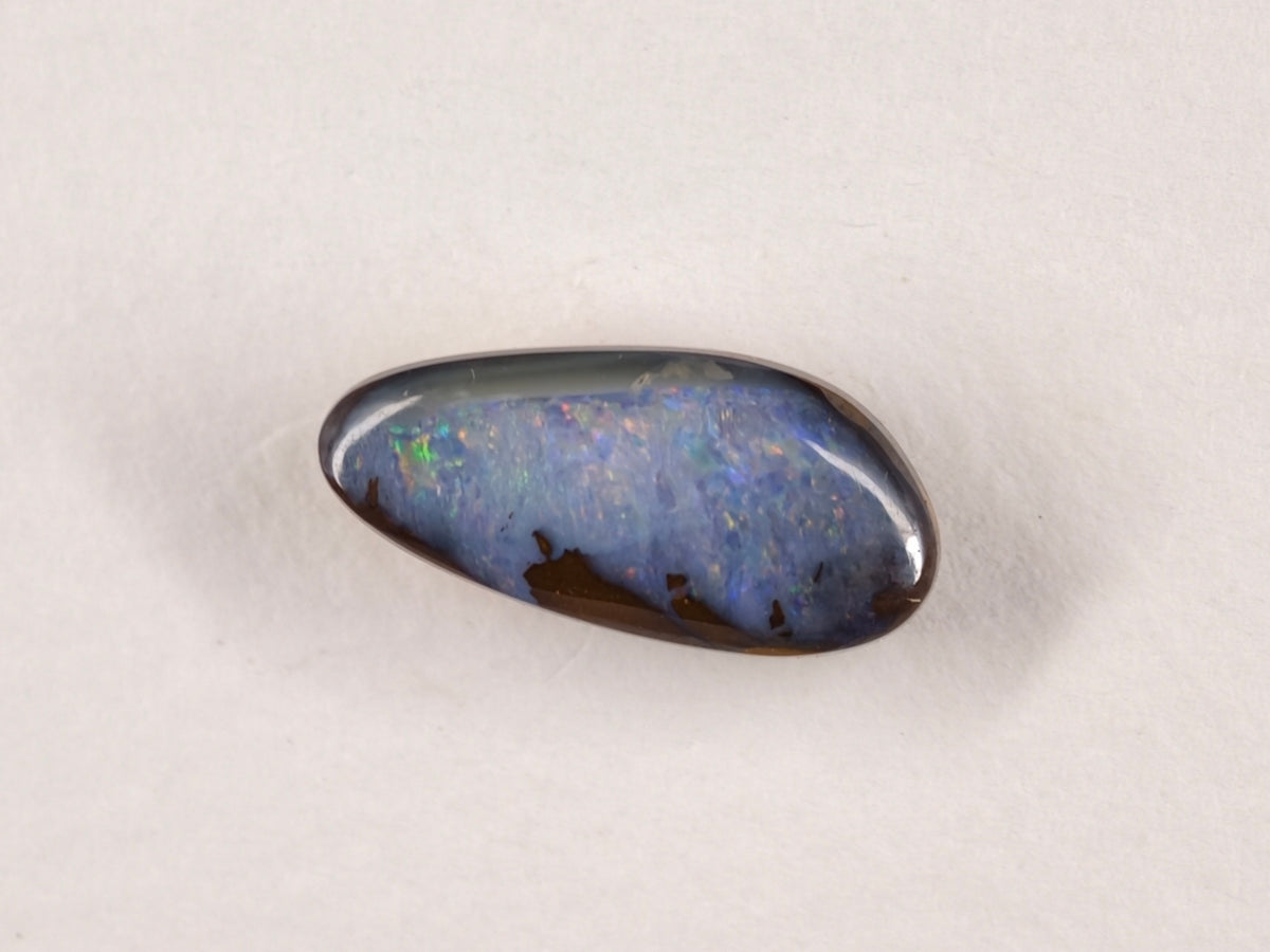 Opale boulder d’Australie — forme libre — 5,2 ct