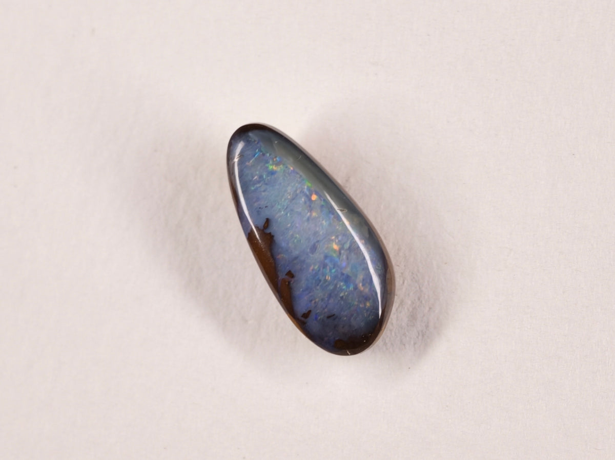 Opale boulder d’Australie — forme libre — 5,2 ct