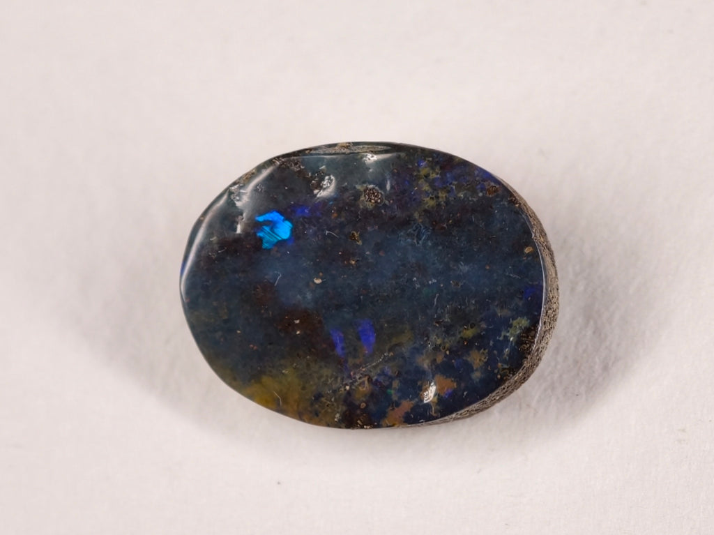 Opale boulder d’Australie — ovale — 6,9 ct