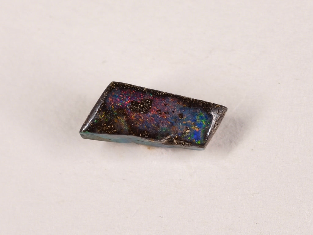 Opale boulder d’Australie — forme libre — 2,8 ct