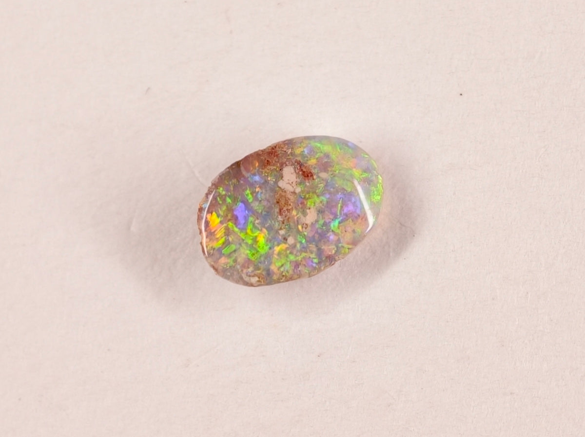 Opale boulder d’Australie — ovale — 0,65 ct