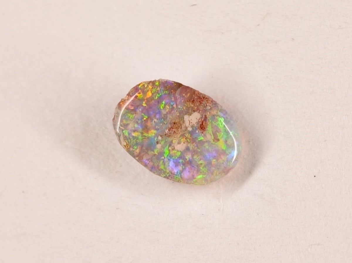 Opale boulder d’Australie — ovale — 0,65 ct