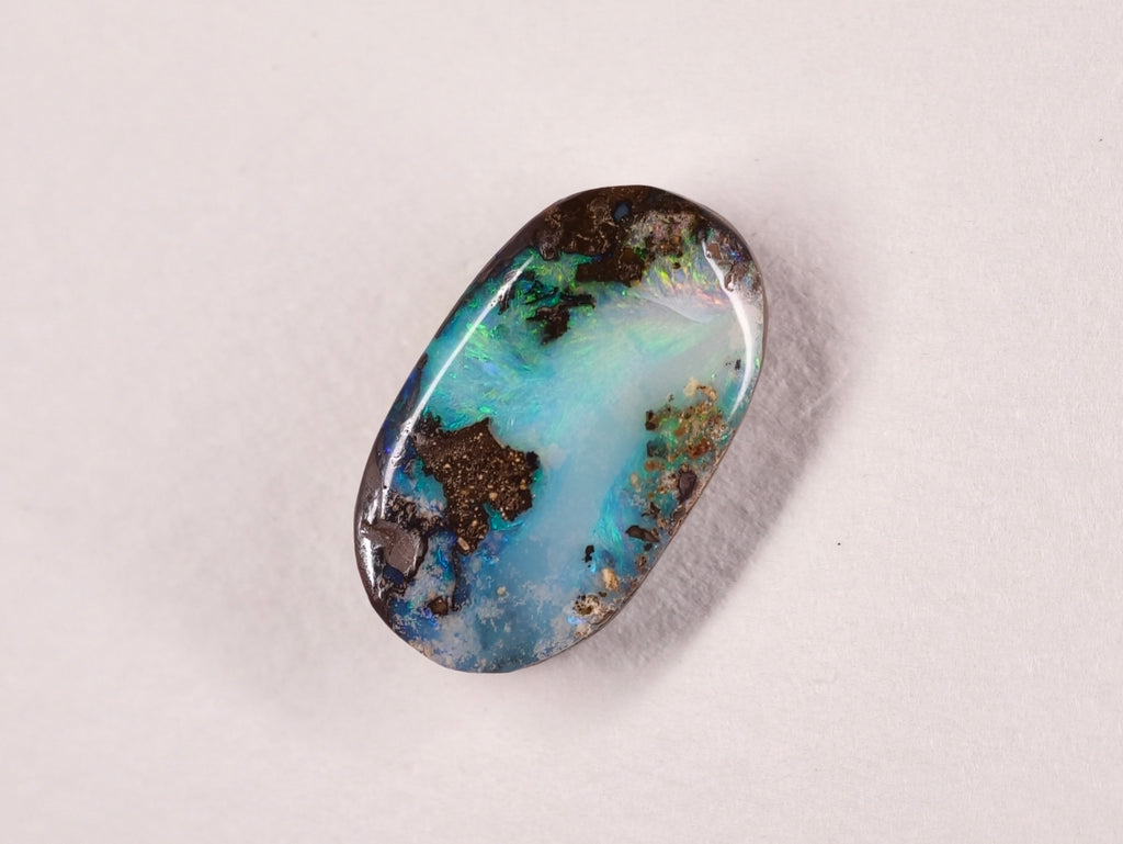 Opale boulder d’Australie — ovale — 7,3 ct