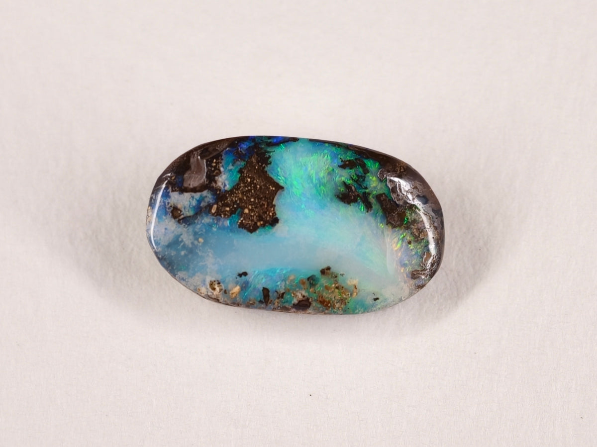 Opale boulder d’Australie — ovale — 7,3 ct