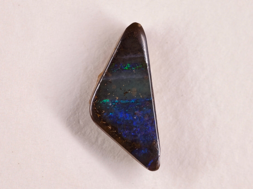 Opale boulder d’Australie — triangle — 5 ct